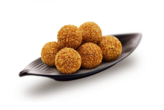 Bánh khoai quê hương lúc lắc chiên vàng Bánh khoai quê hương lúc lắc chiên vàng