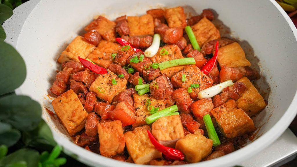 Cách làm thịt kho đậu hũ chuẩn vị - Thịt kho đậu hũ bao nhiêu calo?