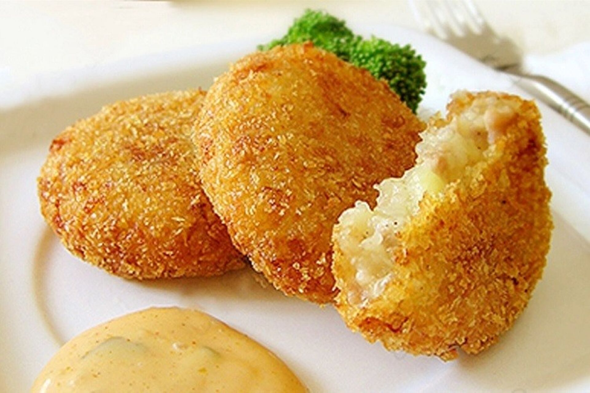 2023_12_7_638375639760221592_banh-khoai-tay-chien